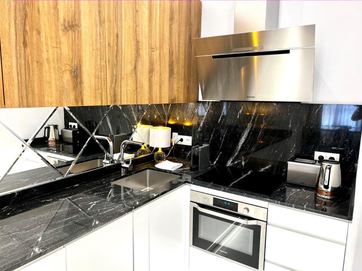 Luxury Apartments Mondrian Market Square III Varsavia Esterno foto